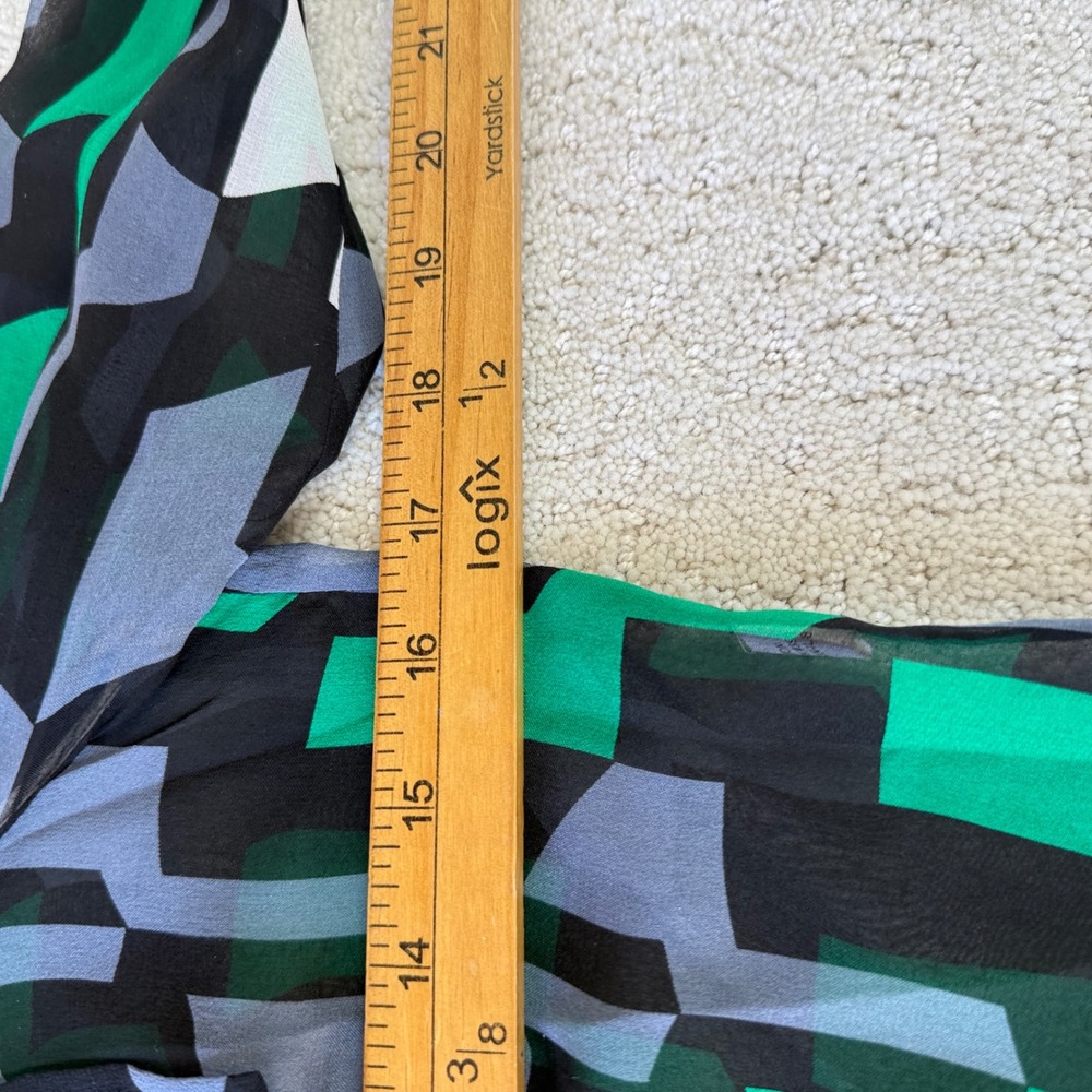 Diane von Furstenberg Blouse Women 6 Green Geometric Silk Chiffon Button Down - Picture 8 of 10